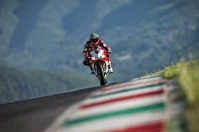 温网男子单打决赛激战，费德勒与阿尔卡拉斯争冠军，2019温网费德勒赛点