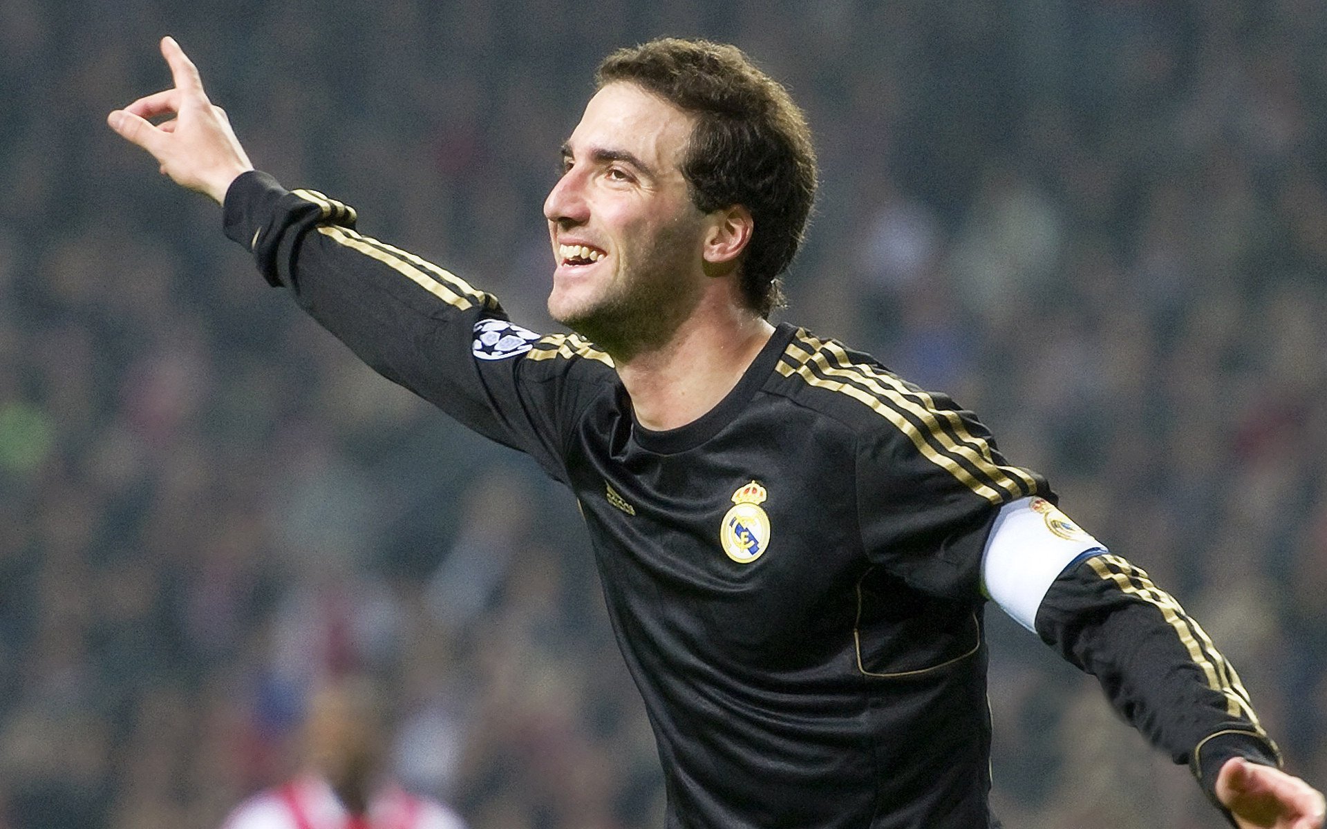 德甲攻守对抗：精彩场面不断激烈！，德甲进攻型球队